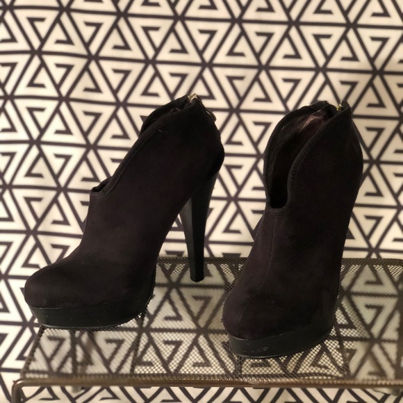 Bakers Black Platform Ankle Boot Booties Heels Womens Size  5 - Picture 2 of 4